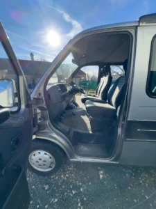 camionnette peugeot boxer 06