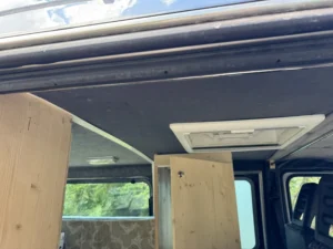 boxer van finition jonction plafond